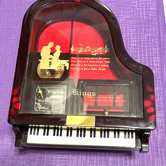 Kings Grand Piano Music and Jewelry Box